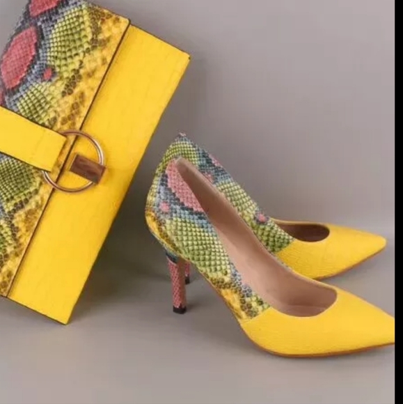 Shoe set - Picture 2 of 4